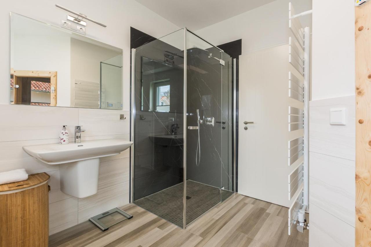 Luxus-See-Domizil Mit Sauna, Kamin Und Boot-130 Qm Fuer 6 Personen Krakow am See Exterior foto